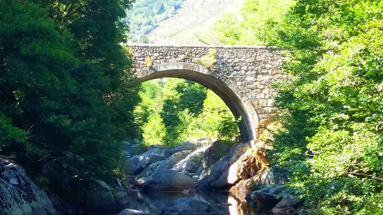 Pont dans les gorges de la Dourbie